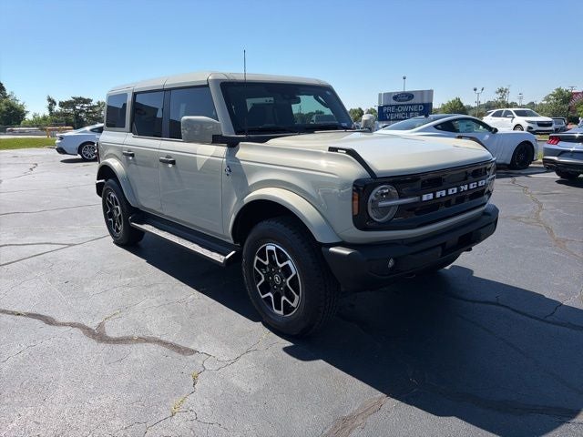 2026 Ford Bronco Outer Banks