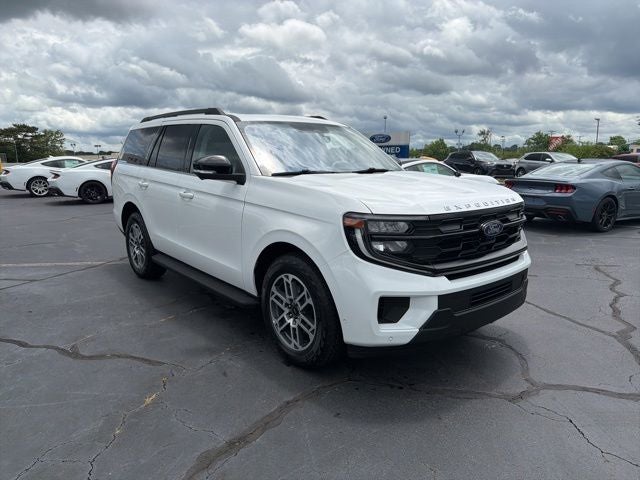 2025 Ford Expedition Active 4x4's photo