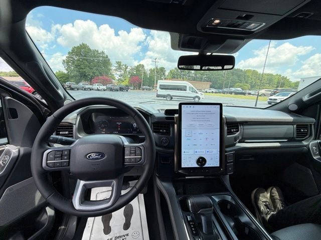 2025 Ford F-150 Lightning Lariat