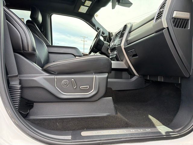 2017 Ford F-350SD Platinum