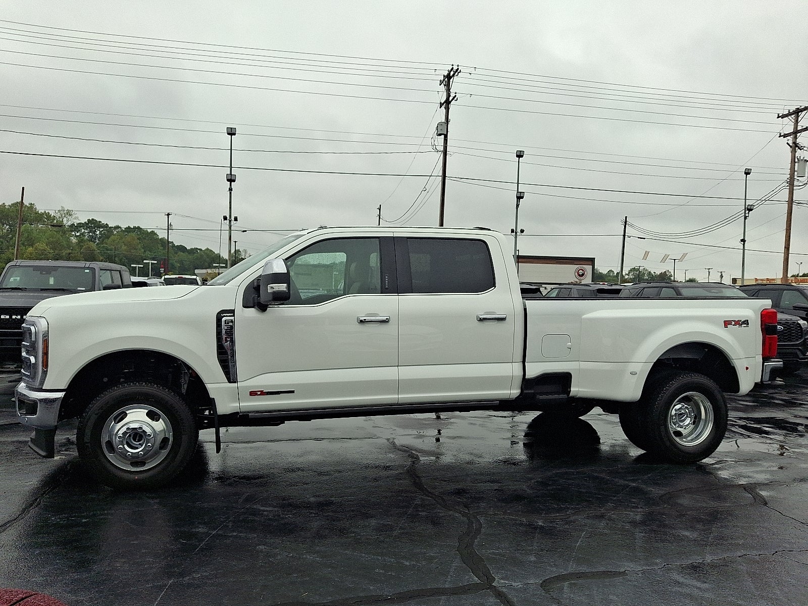 2026 Ford F-350SD Lariat DRW