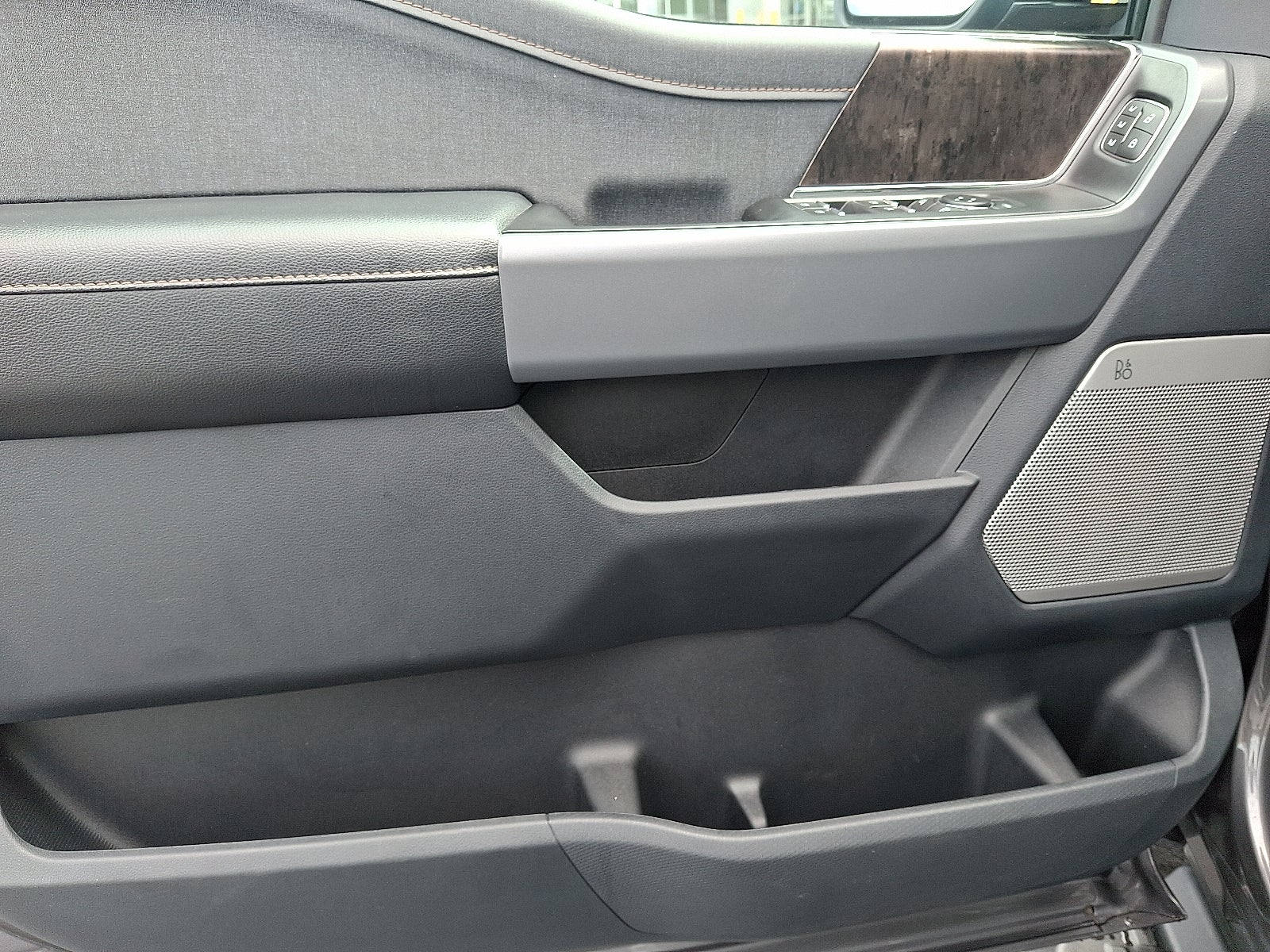 2022 Ford F-150 Lightning Lariat