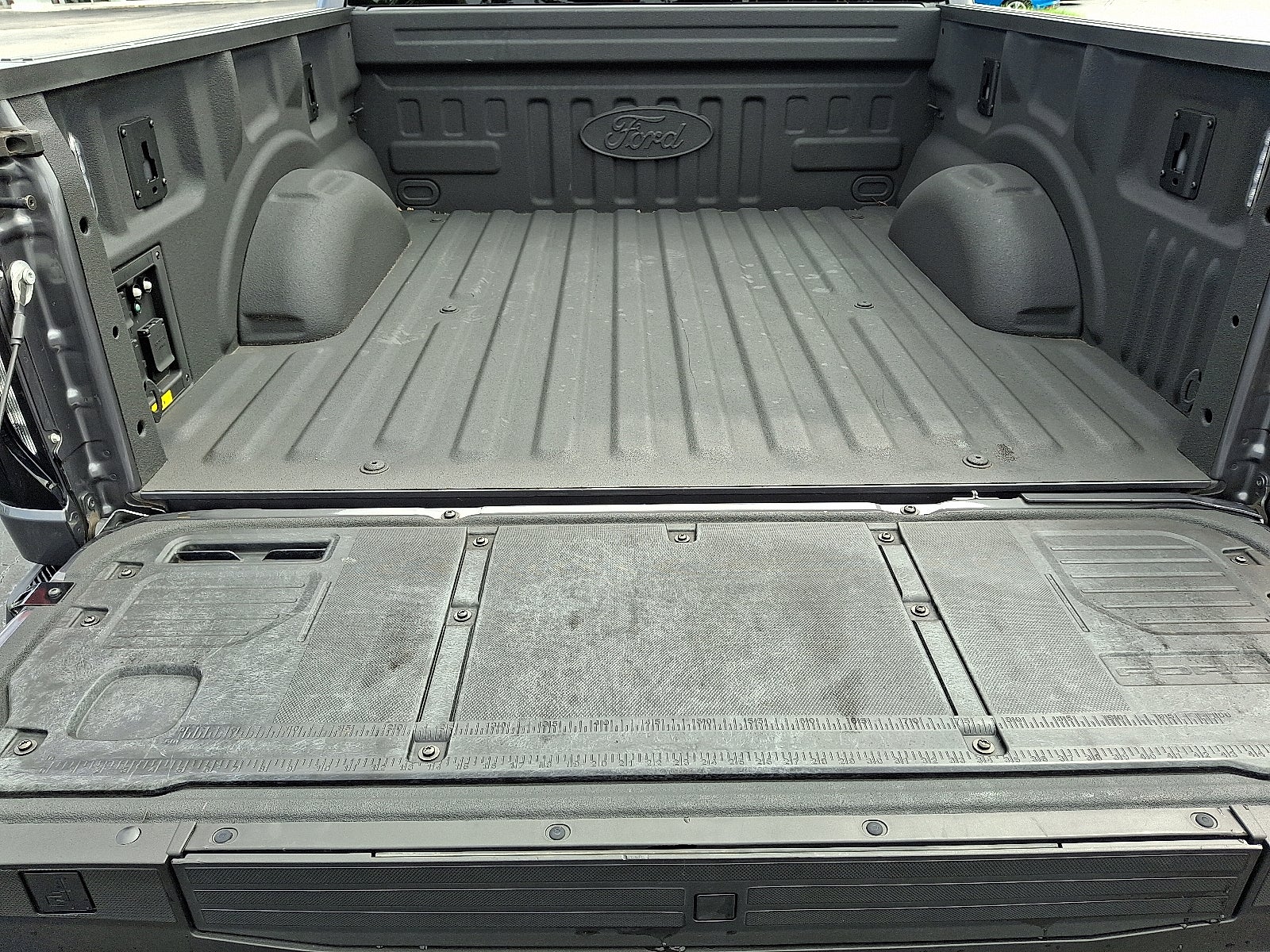 2022 Ford F-150 Lightning Lariat