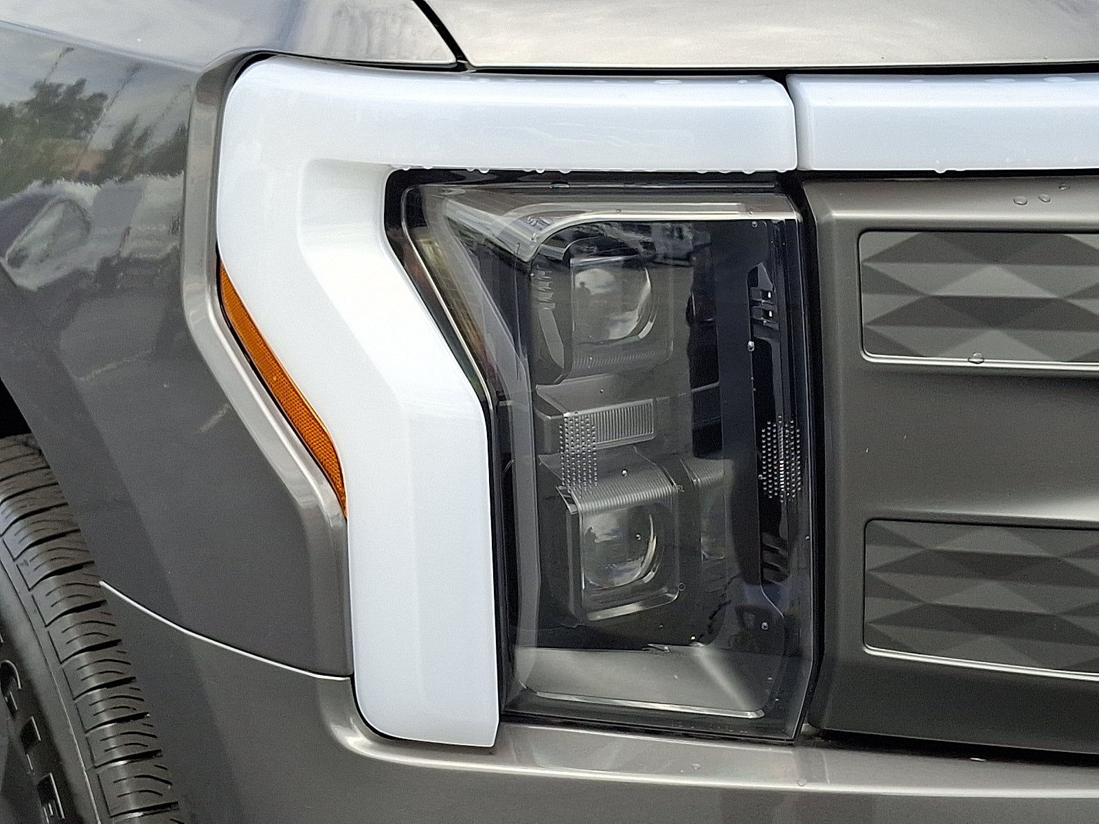 2022 Ford F-150 Lightning Lariat