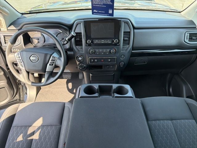 2022 Nissan Titan SV
