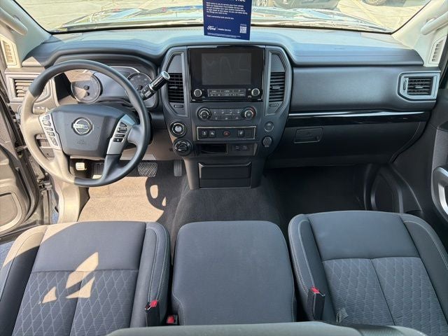 2022 Nissan Titan SV