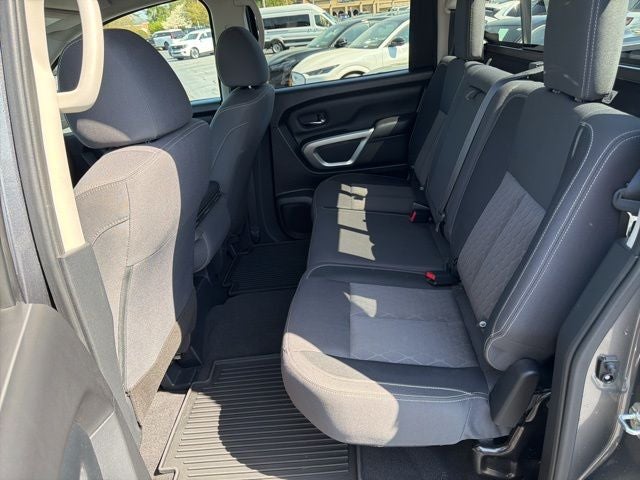 2022 Nissan Titan SV