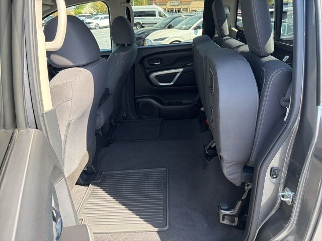 2022 Nissan Titan SV