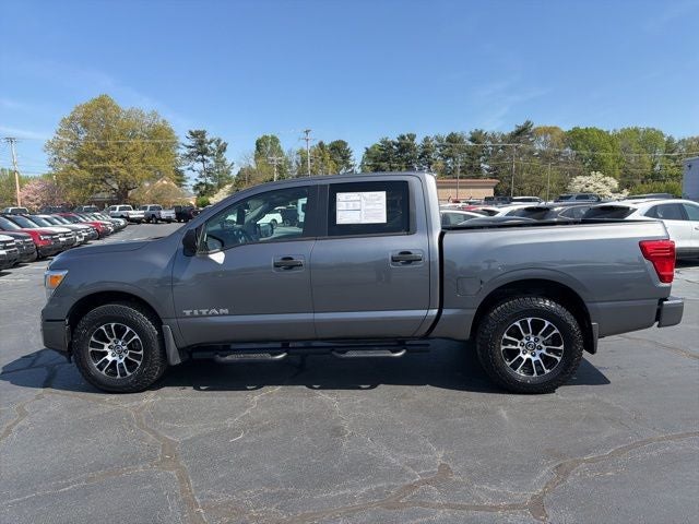2022 Nissan Titan SV