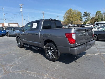 2022 Nissan Titan SV