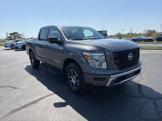 2022 Nissan Titan SV