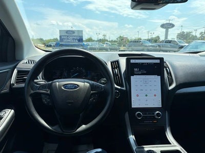 2022 Ford Edge SE