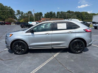 2022 Ford Edge SE