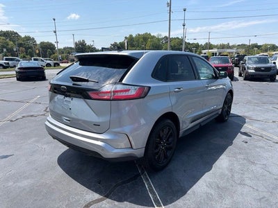2022 Ford Edge SE