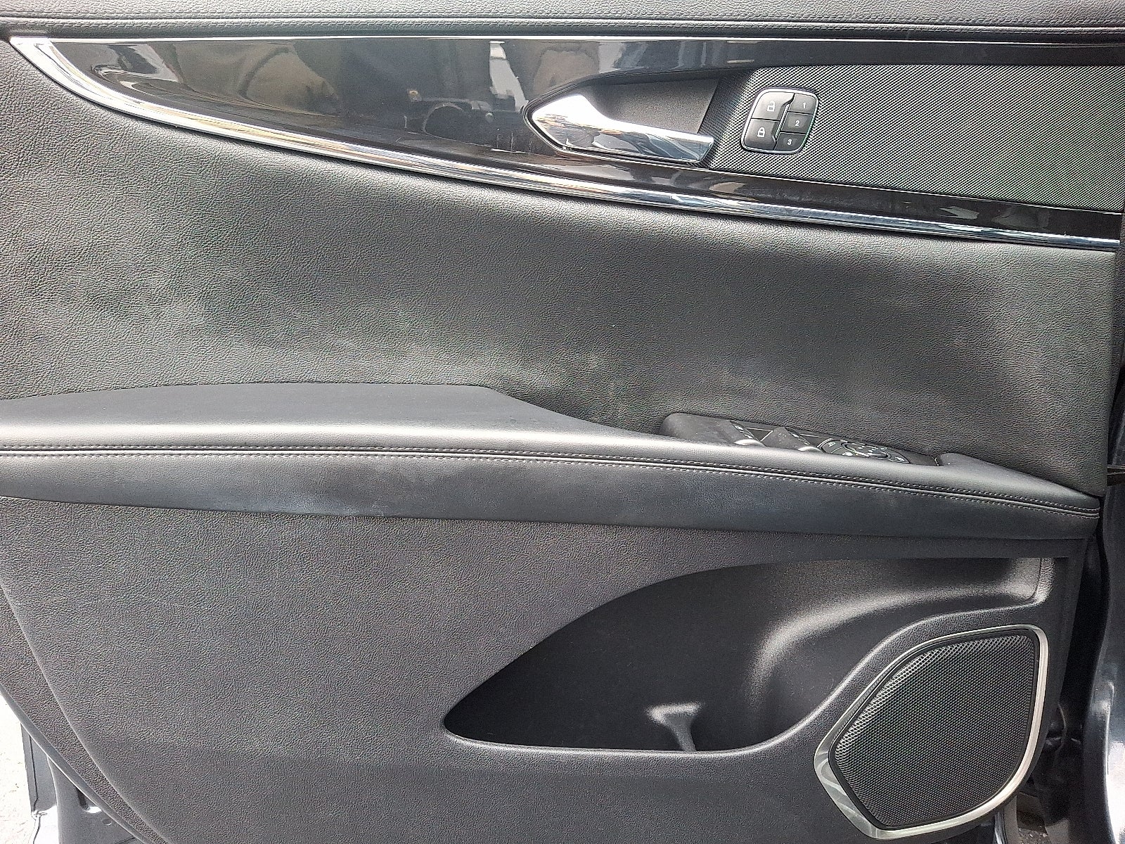 2022 Lincoln Nautilus Standard