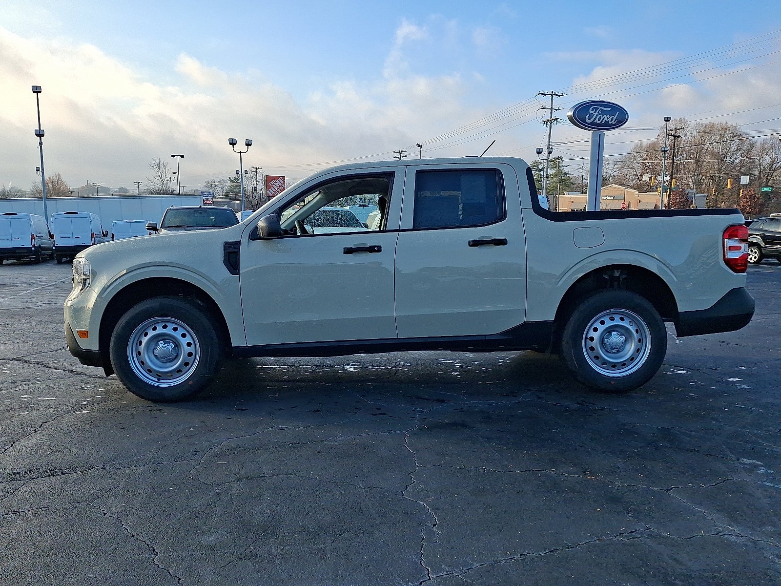 2025 Ford Maverick XL