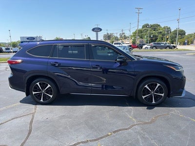 2022 Toyota Highlander XSE
