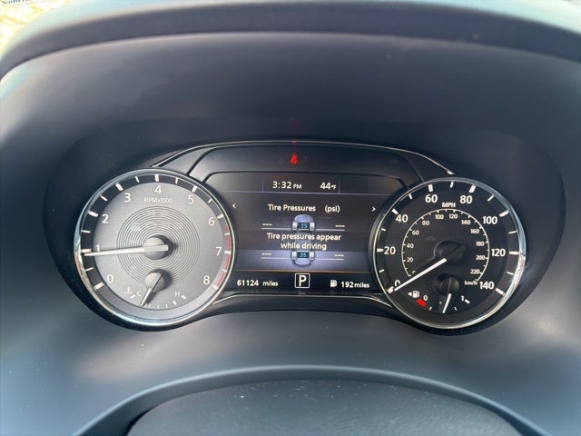 2023 INFINITI QX80 LUXE