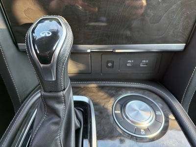 2023 INFINITI QX80 LUXE