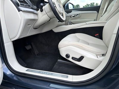2023 Volvo XC90 B5 Core